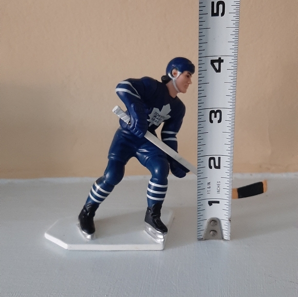 NHL Toronto Maple Leafs Doug Gilmour 1994 Figure - Picture 3 of 3